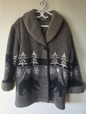 Vintage Wool Blend Cabin Coat. Bear Print With A Sherpa Collar